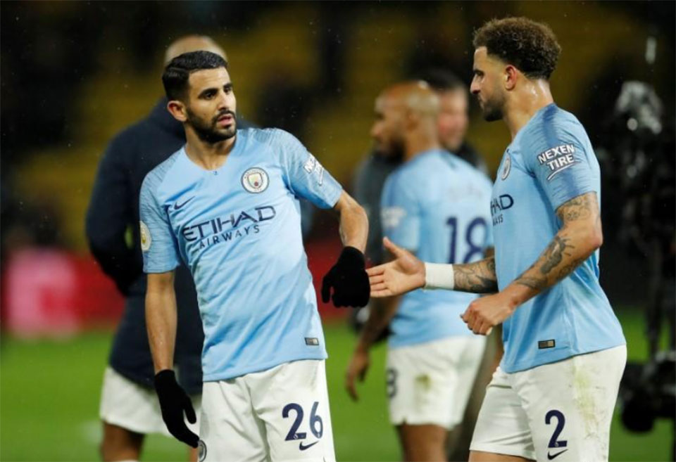 Mahrez pulls the strings as City extend lead at the top