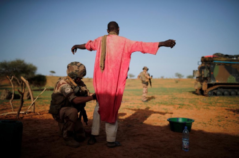French troops in Mali anti-jihadist campaign mired in mud and mistrust