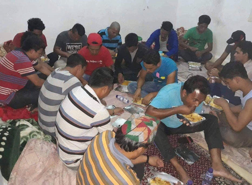 Stranded Nepali workers provided food in Saudi