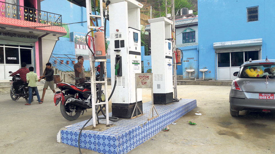 Petrol theft by tanker driver on the rise in Pyuthan