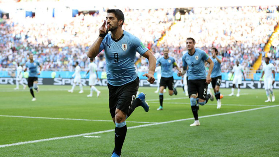 Uruguay beat Saudi Arabia to send themselves and Russia into last 16