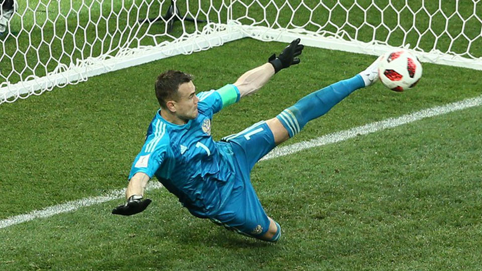 Russia stuns Spain 4-3 on penalties to reach World Cup quarters