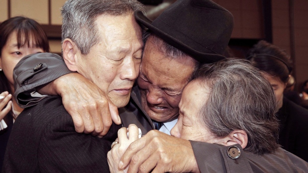 2 Koreas meet to arrange reunions of war-split families