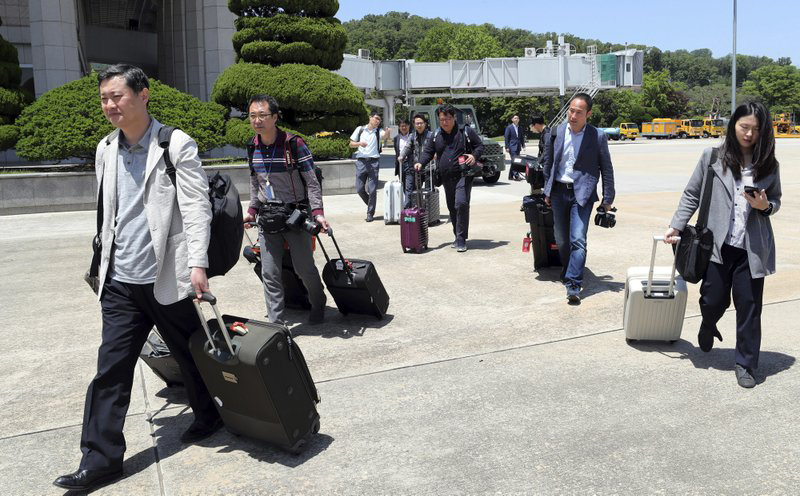 Foreign media depart on train for North Korean nuclear site