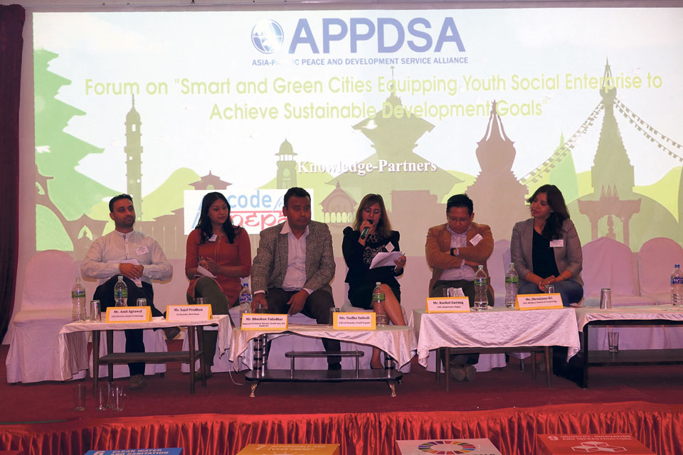 Global youth forum discusses smart, green cities