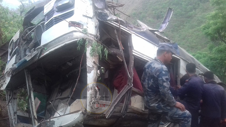Five killed, more than 25 injured in Pyuthan bus mishap (update)