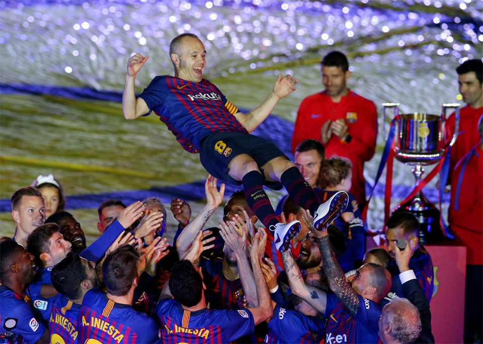 Champions Barca bid Iniesta farewell after beating Sociedad