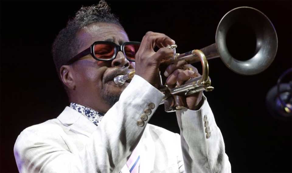 Grammy-winning jazz trumpeter Roy Hargrove dies at age 49
