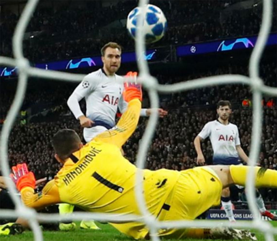 Late Eriksen winner keeps Tottenham in hunt for last-16 place