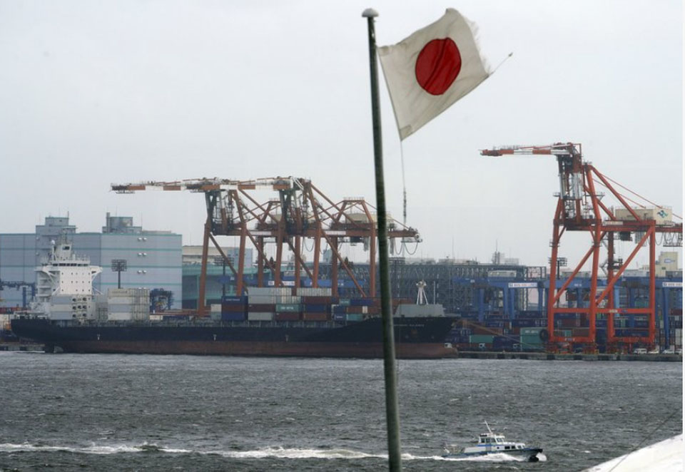 Japan exports up in October, but not enough to erase deficit