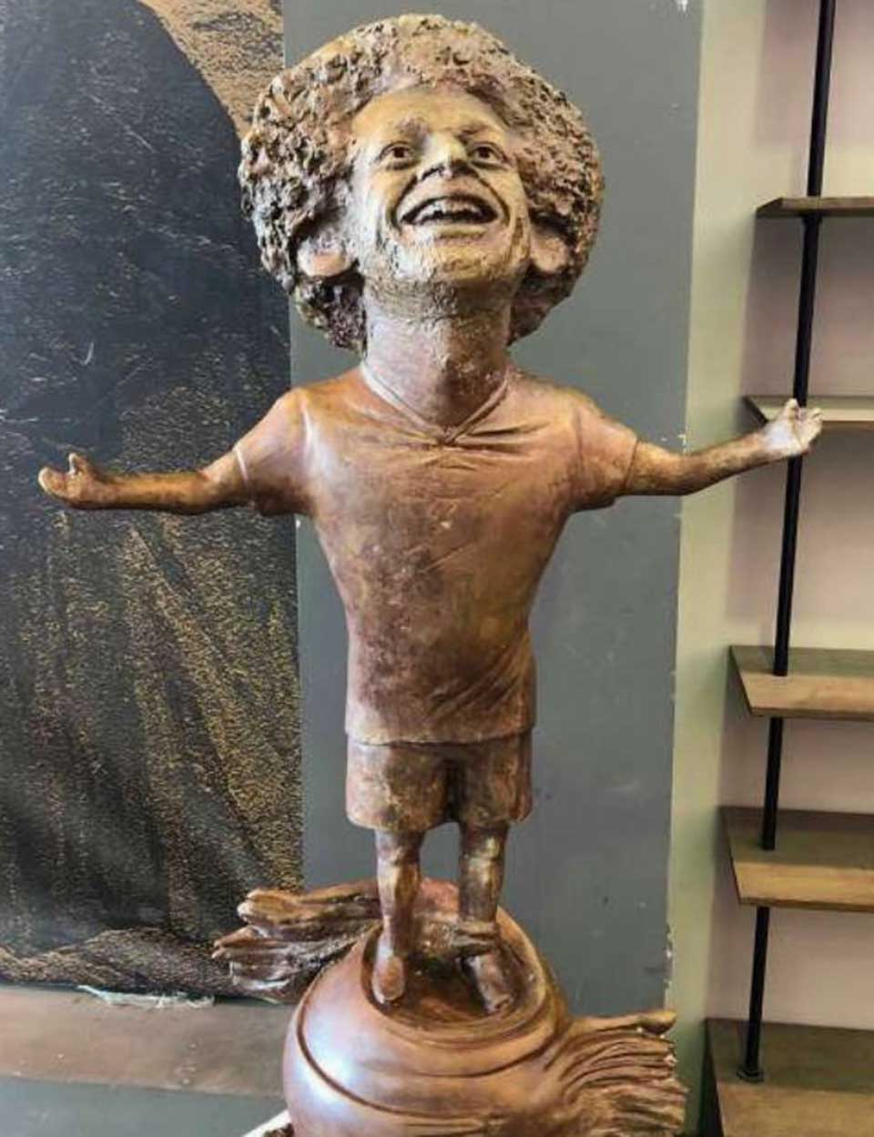 Mo or Marv from Home Alone?: Salah statue slammed for freakish form