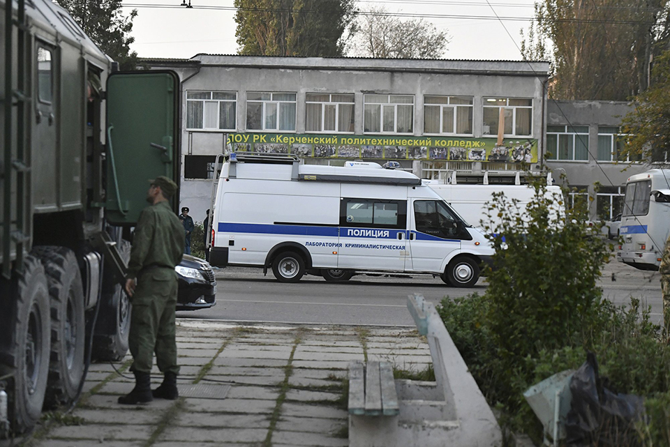 Manhunt in Crimea for possible accomplice in school attack