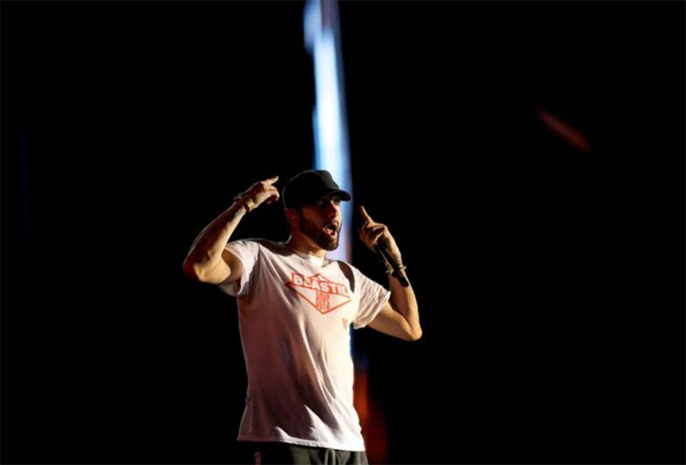 Eminem makes UK chart history with 'Kamikaze'