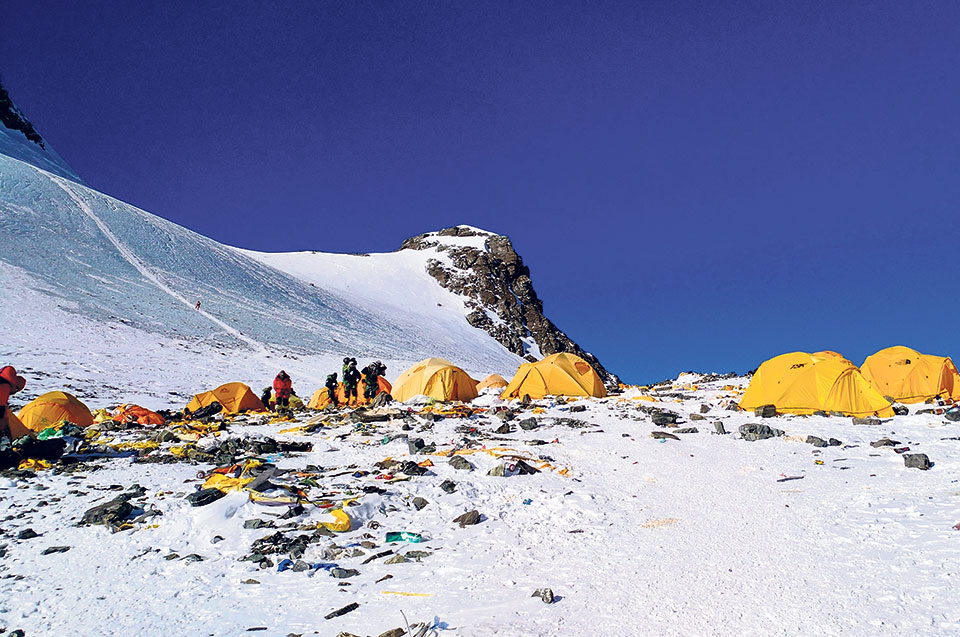 Mountaineering: 824 climbers take permission to scale various peaks this spring season