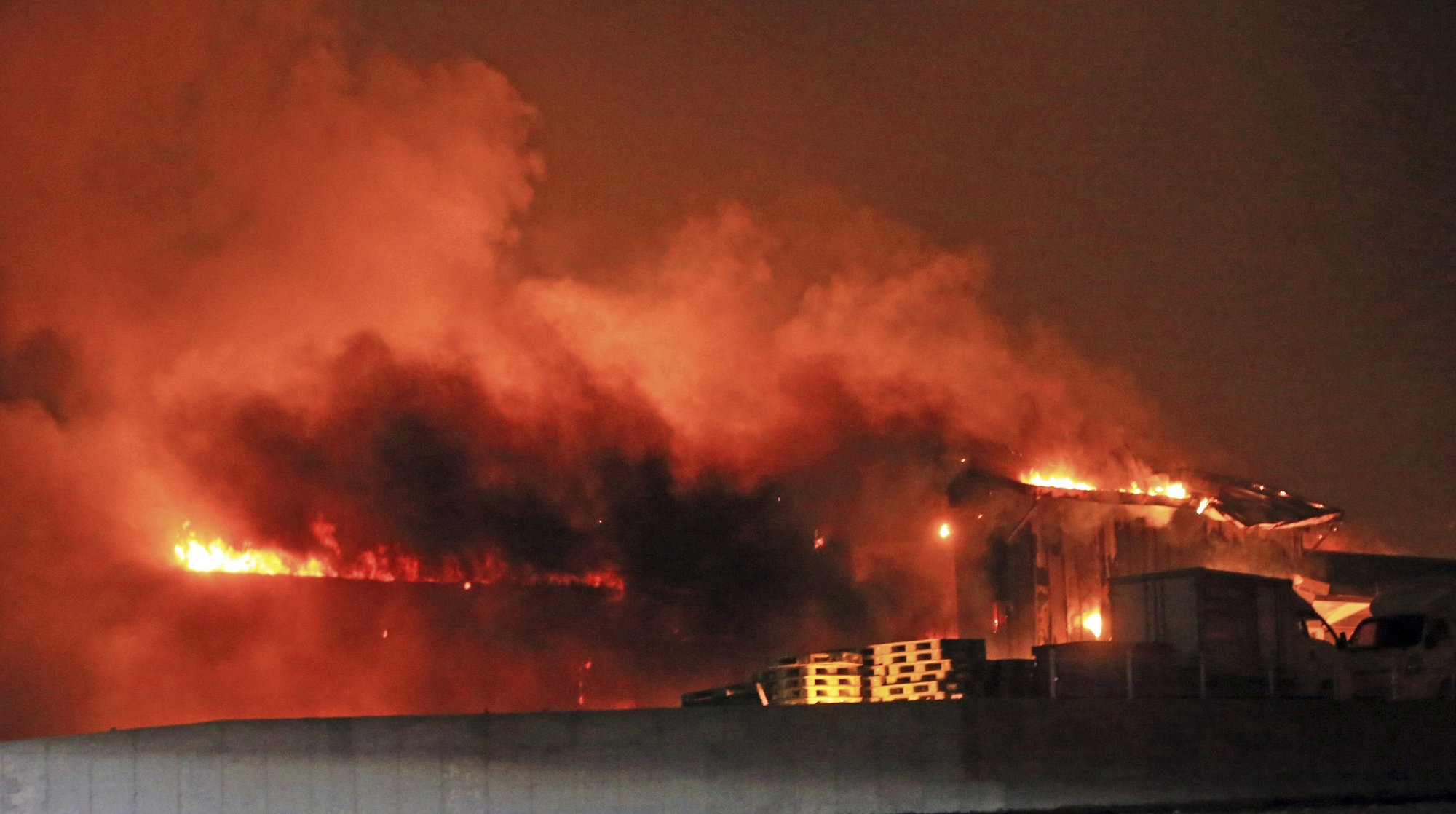 Firefighters extinguish large parts of South Korean blaze