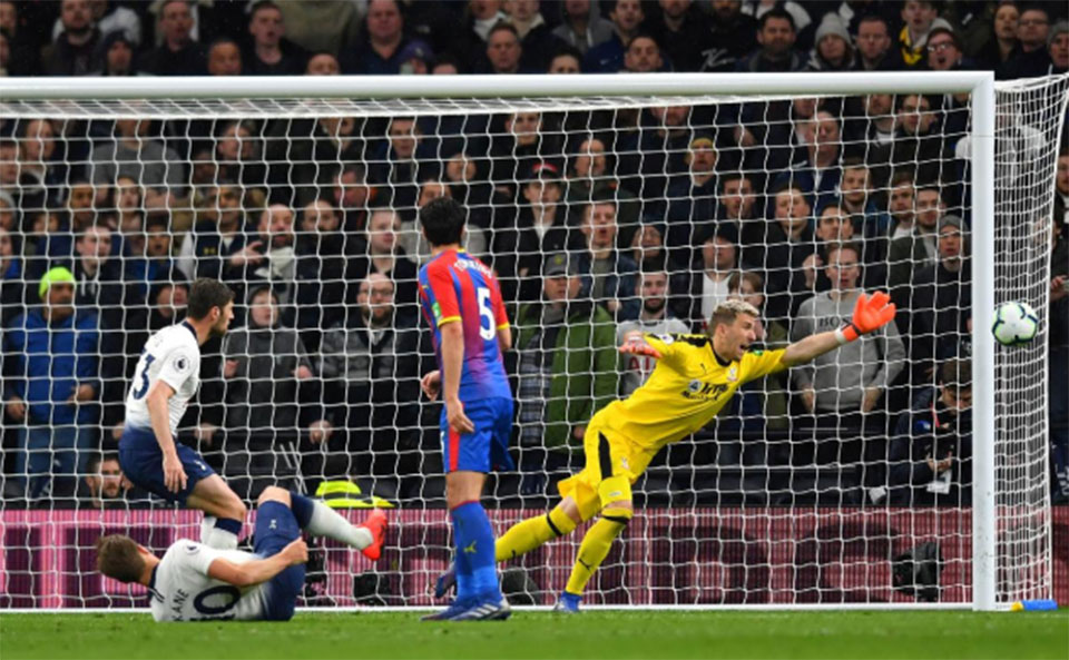 Tottenham return home with vital win over Palace