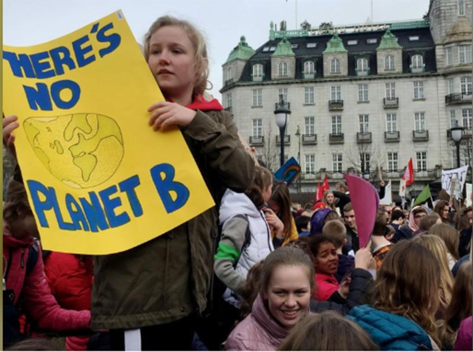 'Climate before cash': young Norwegians call time on oil industry