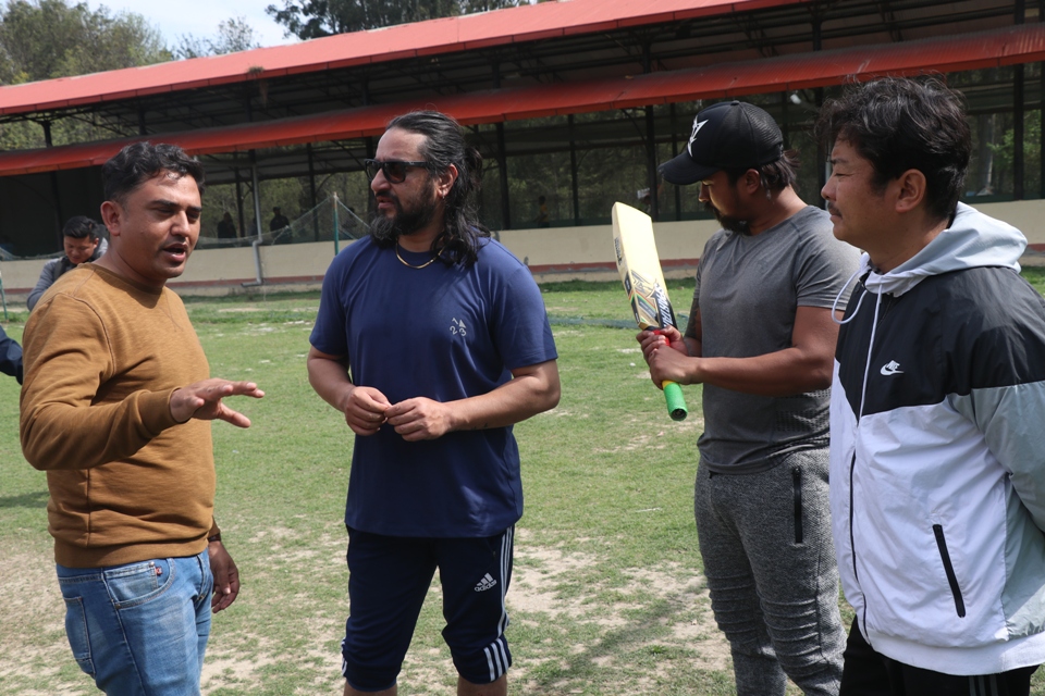 Artists playing cricket to raise fund for stadium
