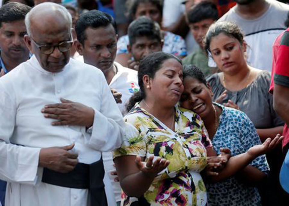 Death toll from Sri Lanka bombing attacks rises to 359: police