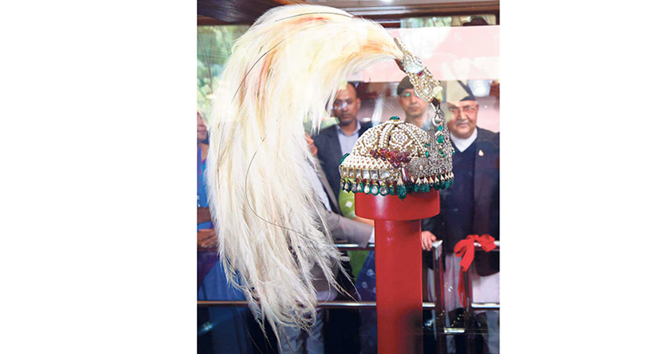 Crown, scepter continue to draw crowds to Narayanhiti museum
