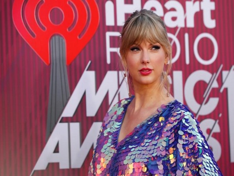Taylor Swift recalls 'isolating experience' following a feud with Kim Kardashian, Kanye West
