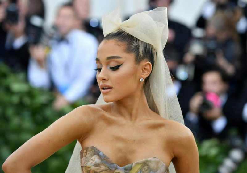 Ariana Grande cancels meet and greet due to depression, anxiety