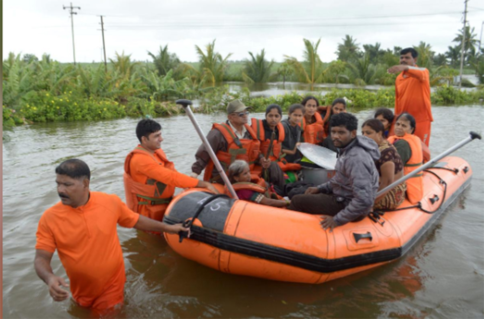 Death toll from India floods rises to 95, hundreds of thousands evacuated