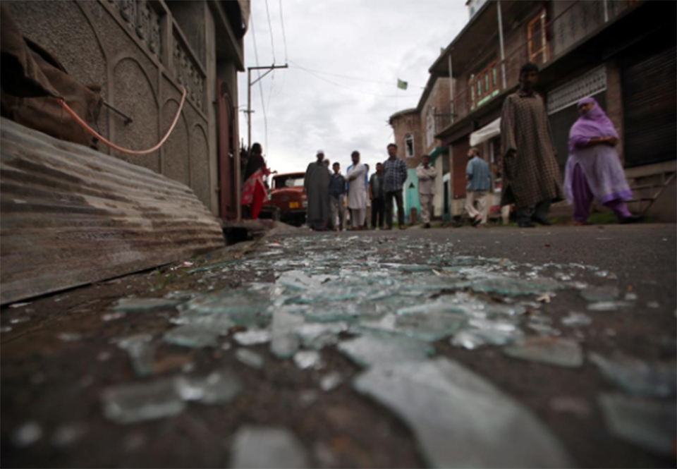 Several injured in Kashmir in clashes with Indian police