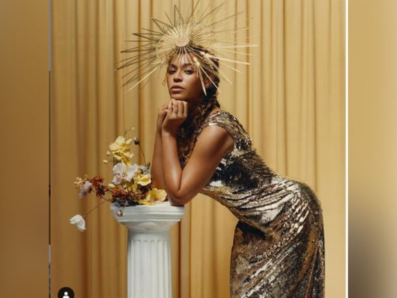 Beyonce's portrait in shimmery gold going on display at Smithsonian Gallery