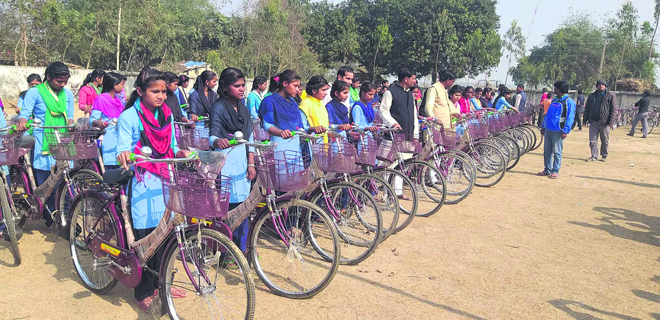 Paroha Municipality gifts bicycles to more than 150 girls