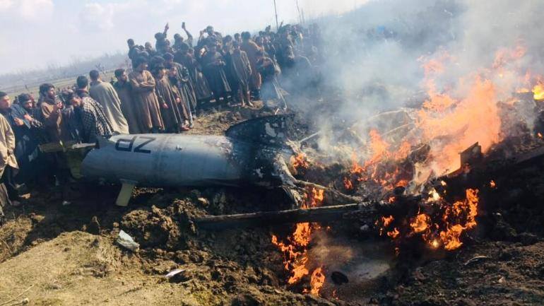 Indian Air Force jet crashes in Kashmir, killing at least one