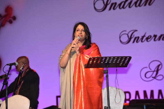 Kavita Krishna Murti enthralls with her magic voice