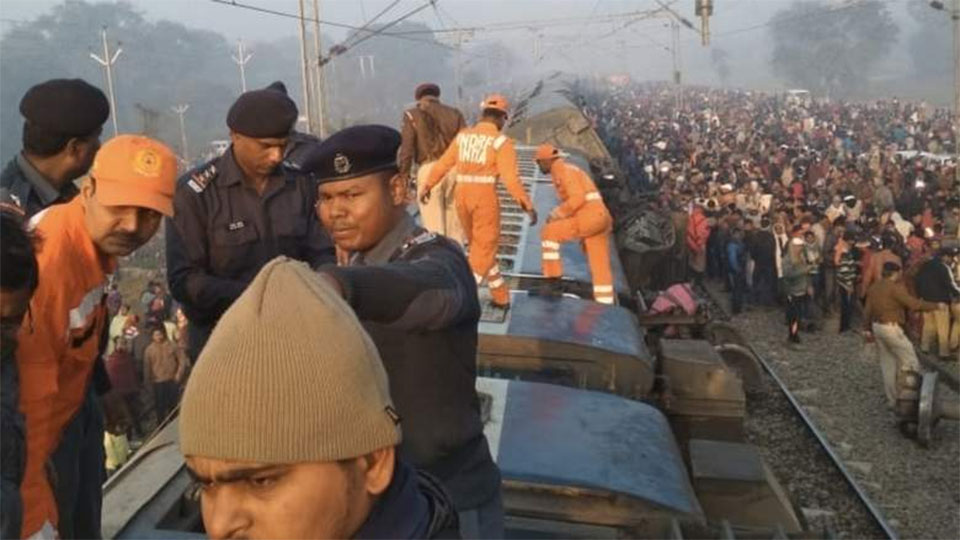 Six dead, several injured after train derails in India