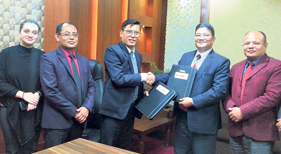 Civil Bank, Asian Life sign Bancassurance pact