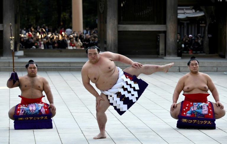 Only Japanese-born sumo champ retires