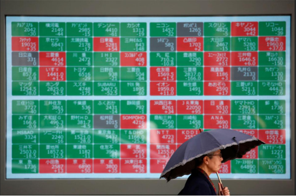 Asian shares weaken as trade optimism fades