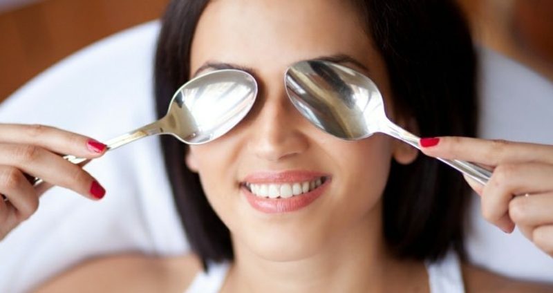 How to avoid puffy eyes in the morning