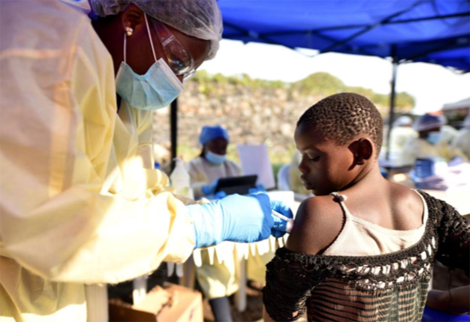 WHO sounds Ebola alarm as risks intensify
