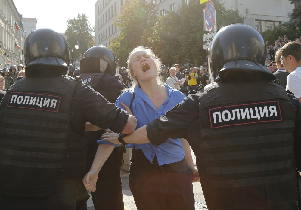 Nearly 1,400 detained in Moscow protest; largest in decade