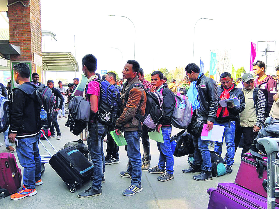 Nepali migrant workers in Nainital unable to return home for Dashain amid financial hardship
