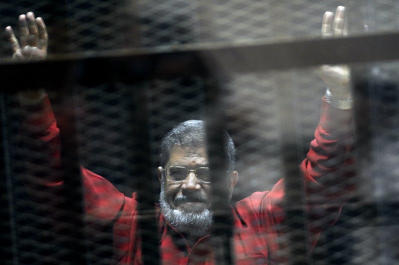 Egypt TV says ousted president Morsi dies in court