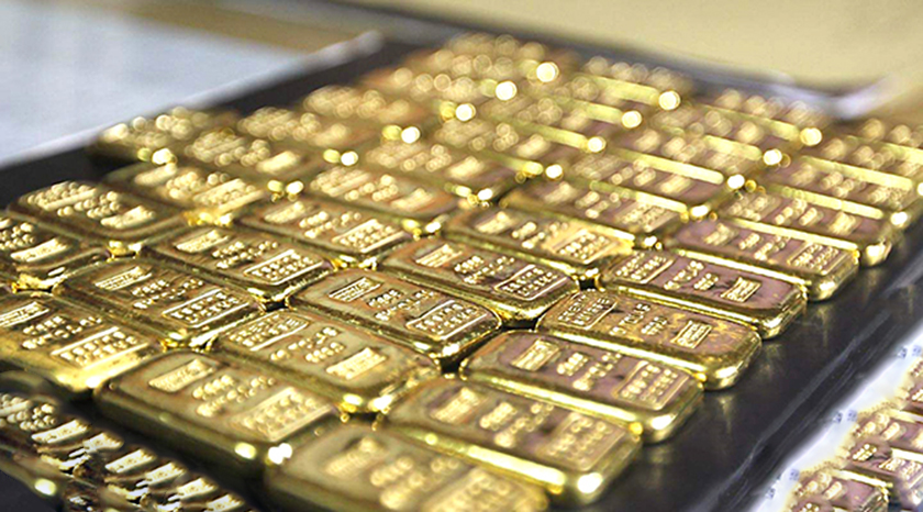 Gold glitters at record high of Rs 64,000 per tola