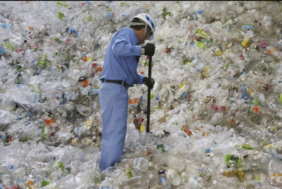 Big plastic user Japan fights waste ahead of G-20 summit