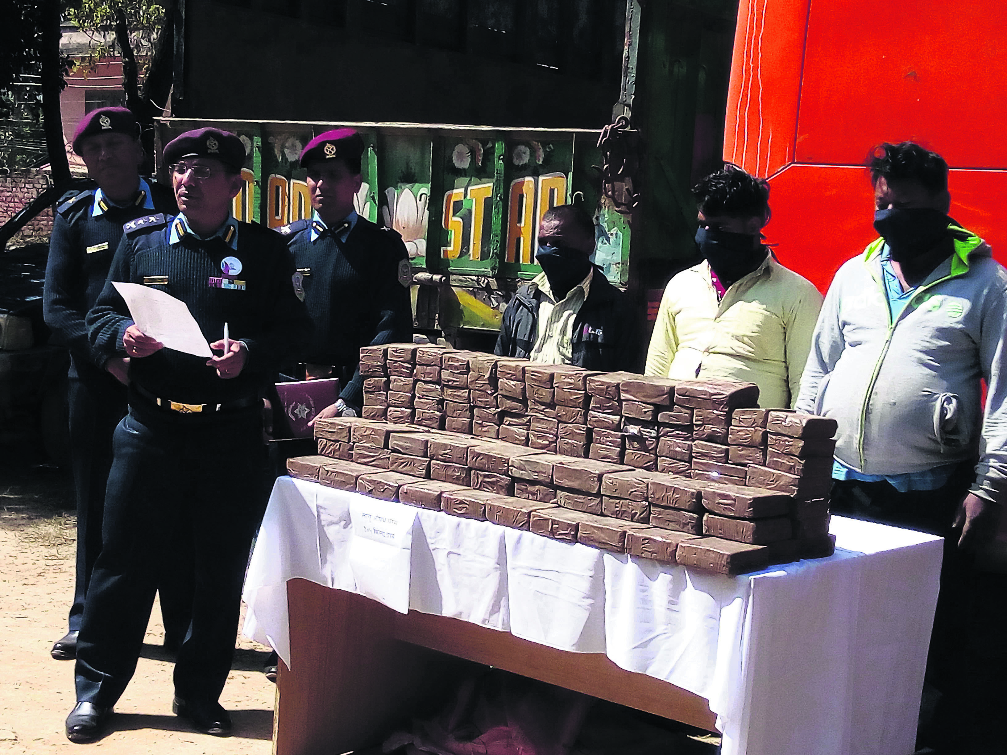 Police seize 105 kg hashish from bus