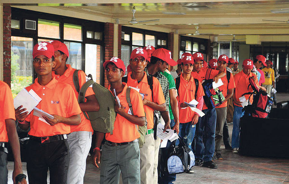 Govt decides to reopen issuing labor permits to Nepali going abroad for employment