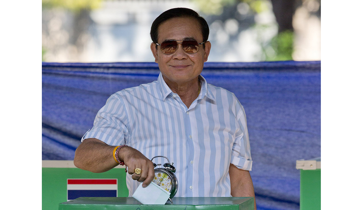 Military-backed party takes lead in Thai election