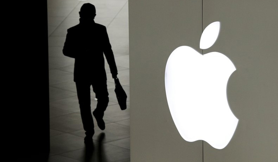 Apples wins 1, loses 1 in battle over iPhone technology