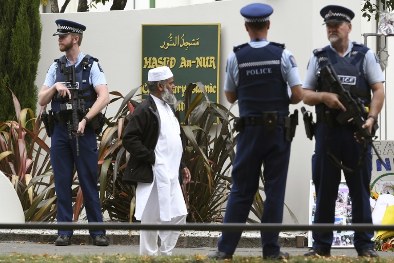 Tearful Muslims return to Christchurch mosque as NZ works to move on