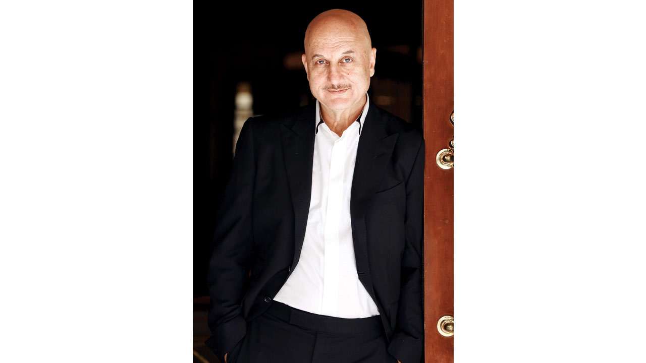 Anupam Kher gives sneak peek into his autobiography