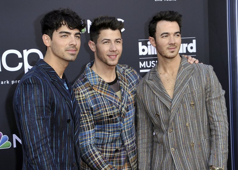 The Jonas Brothers strike deal for memoir called ‘Blood’